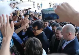 Оломон ичра қолган Жеки Чан орзусини ошкор қилди (Фото ва видео) фото
