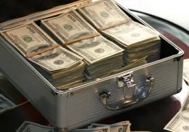 Сохта ДХХчилар бир фуқарони қўрқитиб 150 минг долларини олиб қўйишди (видео) фото