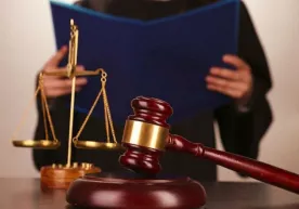 Навоийда фирибгарга суд ҳукми ўқилди фото
