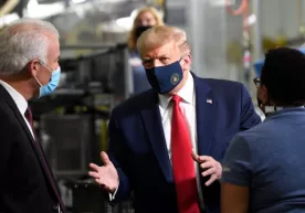 Трамп уч ой ичида овоз бериш бўйича Байден билан орасидаги фарқни 7 фоизгача қисқартирди фото