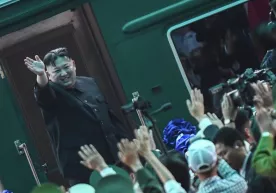 Kim Chen In Rossiyaga yetib keldi va rus nonini tatib ko‘rishdan bosh tortdi фото