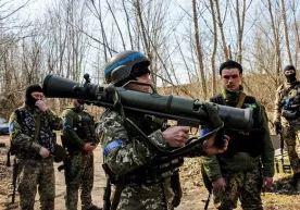Швеция Украинага ракеталар ва танкка қарши қуроллар юборади фото