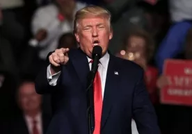 Трамп Американинг қатор нашрларини "халқ душманлари" деб атади фото