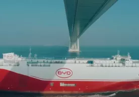 BYD расширяет морской флот: новое судно перевозит до 7000 автомобилей фото