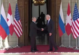 Putin o‘zini «qotil» deya atagan Bayden bilan uchrashdi фото