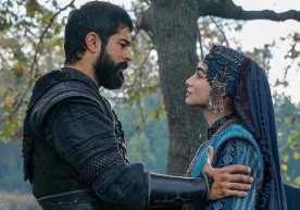 Бурак Ўзчивит ва Ўзге Торер: Уларнинг муносабати ишдаги ишқми ёки миш-миш? фото