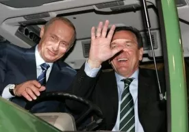 Германия собиқ канцлери Путин билан дўстлиги сабаб жазоланадиган бўлди фото