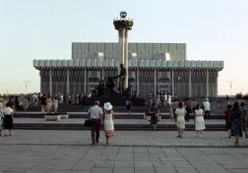 “Istiqlol” saroyi va “Bunyodkor” metro bekati nomi “Xalqlar do‘stligi” deb qayta o‘zgartiriladi (video) фото