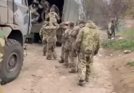 Mariupolda Ukrainaning 1026 nafar dengiz piyodasi taslim bo‘lgani ma’lum qilindi фото