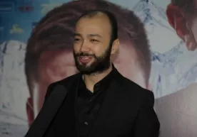 Alisher Uzoqov «Islomxo‘ja» filmida suratga tushish uchun soqolini o‘stirmoqda (video) фото