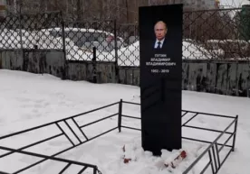 VKontakte Putinning “qabrtoshi” rasmi boʻlgan postlarni qaytardi фото