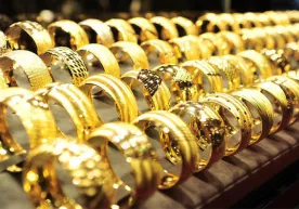10 ming dollargacha bo‘lgan zargarlik buyumlarini chetga olib chiqishga ruxsat beriladi фото