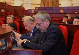 Deputatlar «Shaxsiy ma’lumotlar to‘g‘risida»gi qonun loyihasini muhokama qilishmoqda фото