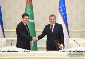 Shavkat Mirziyoyev va Gurbanguli Berdimuhamedov Qo‘shma bayonotni imzoladilar фото
