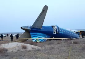 Azerbaijan Airlines samolyoti qulashiga Rossiya raketasi sabab boʻlgani tasdiqlandi фото