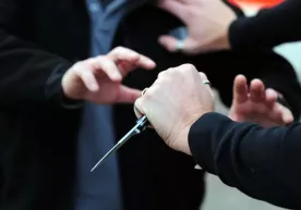 Шеригига 39 марта пичоқ урган шахс 15 йилга қамалди фото