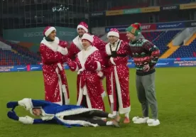 Fayzullayev va jamoadoshlari 158 nafar yosh futbolchilarga qarshi maydonga tushdi фото