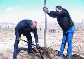 Бош вазир ҳашарда иштирок этди фото