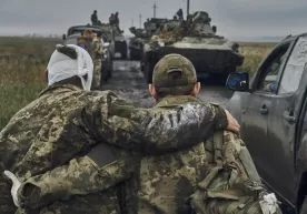 Deputat: Zelenskiy hokimiyatda qolish uchun yo‘qotishlarni yashirmoqda фото