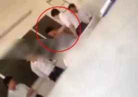 Коллеж муаллими дарсга кечиккан талабаларни калтак ва ҳақорат билан қарши олди фото