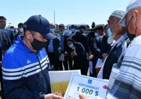 Алишер Усмонов сув тошқинидан зарар кўрган қозоғистонликларга 5,2 миллион доллар ўтказди фото