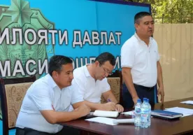 Юртни обод қилаётганлар фото