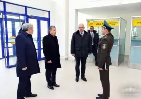 Shavkat Mirziyoyev Nukus xalqaro aeroportini ko‘zdan kechirdi (foto) фото
