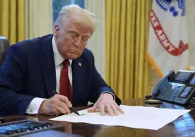 Дональд Трамп продлил санкции против России еще на год фото