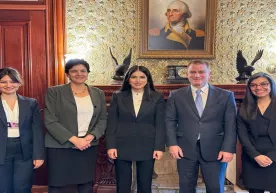 Saida Mirziyoyeva Oq uyda Jo Baydenning yordamchisi bilan uchrashdi фото