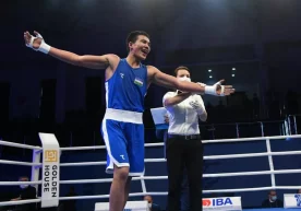 Osiyo chempionati. Jasurbek Yo‘ldoshev tojikistonlik bokschini mag‘lub etib finalga yo‘l oldi! фото