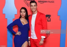 Ronaldu "MTV Europe Music Awards" taqdirlash marosimiga bo‘lajak rafiqasi bilan birga bordi (foto) фото