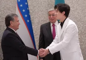 Xonanda Dimash Kudaybergen Mirziyoyev va To‘qayev bilan uchrashdi (video) фото