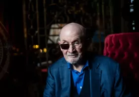 Салмон Рушдийга пичоқ билан ҳужум қилган Жерси Ҳади Матар 25 йилга қамалди фото