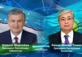 Шавкат Мирзиёев Тўқаев билан халқаро кун тартибидаги масалалар бўйича фикр алмашди фото