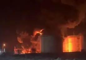 Украинские беспилотники атаковали нефтеперерабатывающий завод на Кубани фото