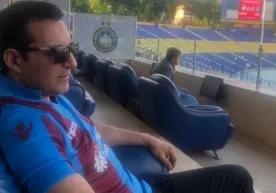 Turkiyalik xonanda "Paxtakor" - "Dinamo" bahsini stadionda tomosha qildi (foto) фото