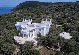 Туркияда люкс виллага эга орол сотувга қўйилди фото