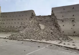 Buxoroda 500 yillik «Talipoch qal'a darvozasi»ning qal'a devori oʻpirilib tushdi фото