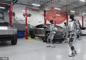 АҚШдаги Tesla заводида робот муҳандисга ҳужум қилди фото