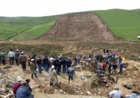 Qirg‘izistondagi ko‘chkilar ostidan ikki qizning jasadi topildi фото
