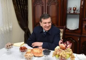 Mirziyoyev Sherobod tumanidagi zamonaviy uy-joy massivini borib ko‘rdi фото