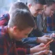 Мактабларда смартфон ишлатиш тақиқланиши керакми? (хориж тажрибаси)