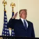 «Коронавирусга сизни бошқаришига имкон берманг» – Трамп касалхонадан чиқди