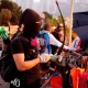 Hongkongda namoyishchilar politsiyaga kamonlardan o‘q uzdi (video)