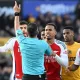 APLda futbolchilar va hakamlar muloqotiga oid yangi qoida tasdiqlanmoqda