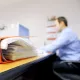 Tadqiqot: Davlat xizmatchilarining yarmidan ko‘pi ish vaqtidan tashqari ishga jalb etiladi