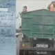 Qo‘qonda yo‘lovchilari isiriq tutatib yurgan yuk mashinasi haydovchisi jarimaga tortildi