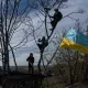 Ukrainadagi urushning 238-kuni: Donetskda jang qilayotgan harbiylar, Xarkovda «urush-urush» o‘ynayotgan bolalar (foto)
