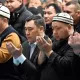 Қирғизистон президенти масжидда намоз ўқиб, ифторлик берди
