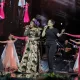 Nilufar Usmonova onasining konsertida bek-vokalda kuyladi